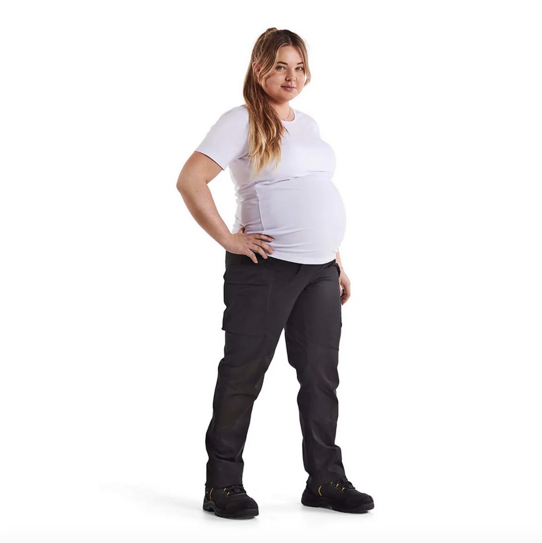 Maternity Workwear: Comfort, Safety, and Style for Expecting Mothers in the Workforce